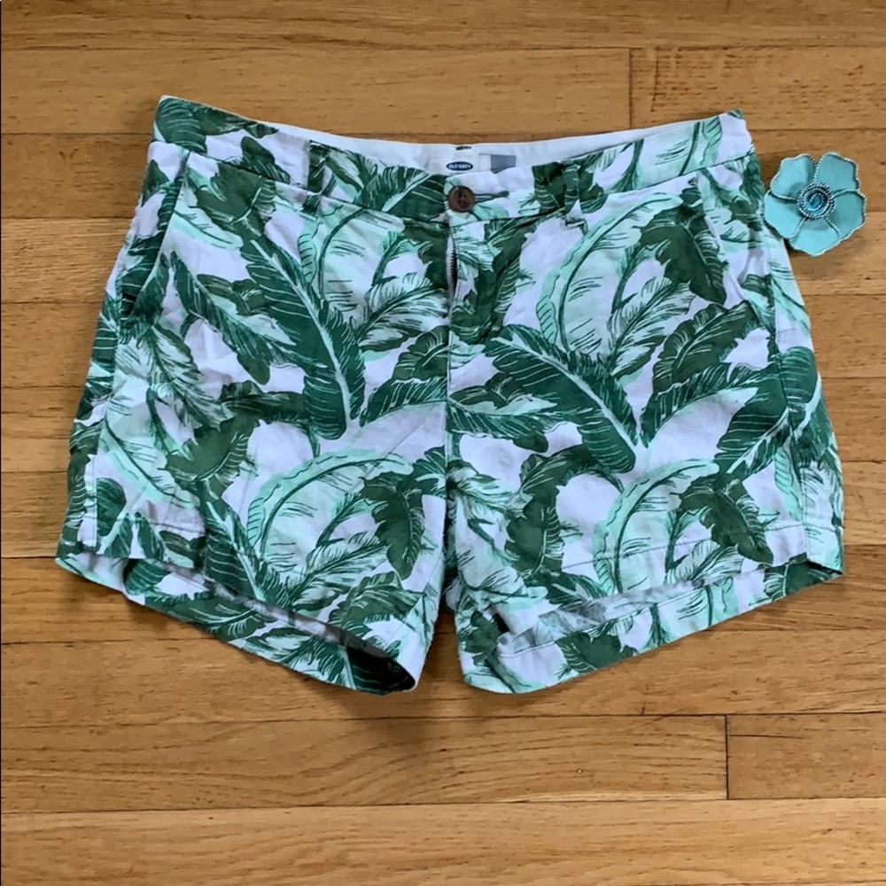 Old Navy Bermuda Shorts- Size 6